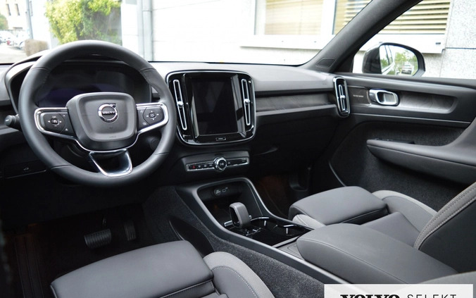 Volvo XC 40 cena 199900 przebieg: 34061, rok produkcji 2022 z Poznań małe 407